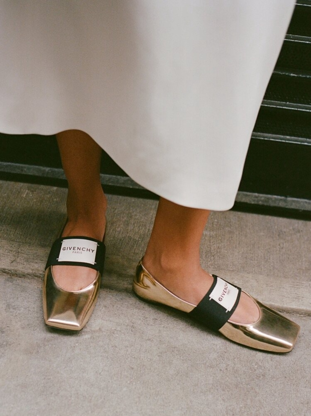 Givenchy Logo-Embellished Metallic Ballet Flats